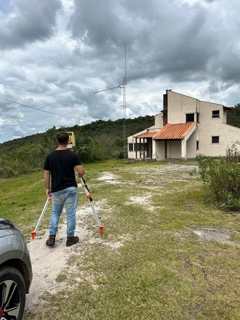 Levantamento de campo com estação total